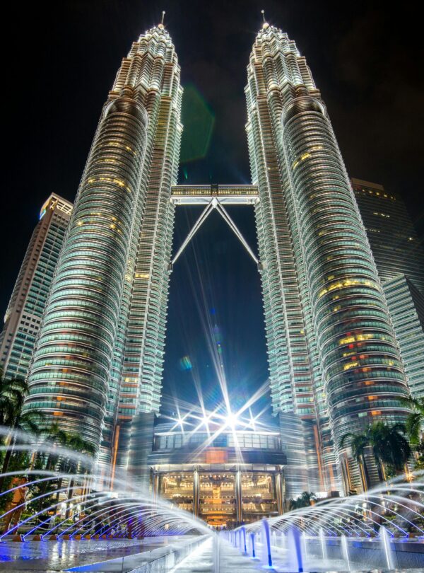 pexels-ben-cheung-140183-462671